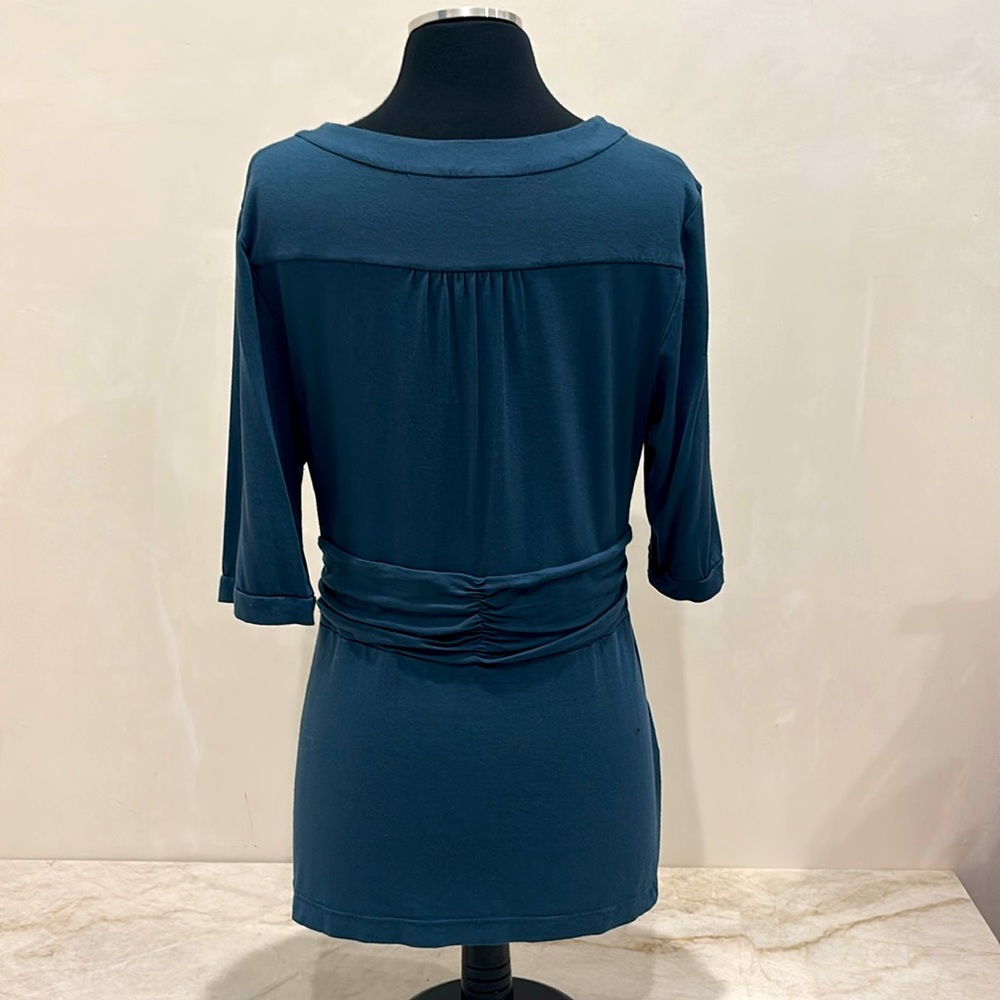 BCBG Saria Slate Blue/Gray Layered V-Neck Top w/ Buttons, Size Large - Picture 7 of 9